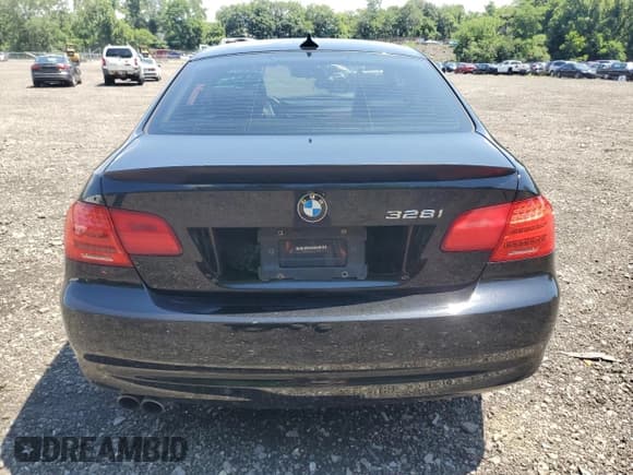 ✅ 2011 BMW 3 Series 328i xDrive • VIN: WBAKF3C52BE442846 • Лот: 64726355. Опубликован ранее на Copart с пробегом 197 834 миль. Бесплатный доступ к архиву аукционных продаж из США и подробный отчёт об истории автомобиля на DreamBid. Изображение 6.