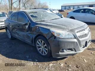 2013 Chevrolet Malibu LT z VIN 1G11E5SA4DF255089, wystawiony jako IAAI lot #41376450 z przebiegiem 159 824 mil mil oraz . Historia ofert i sprzedaży dostępna na DreamBid. Obrazek 1.