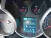 2014 Chevrolet Cruze LS z VIN 1G1PA5SH5E7290061, wystawiony jako IAAI lot #43455620 z przebiegiem 173 763 mil mil oraz . Historia ofert i sprzedaży dostępna na DreamBid. Obrazek 7.