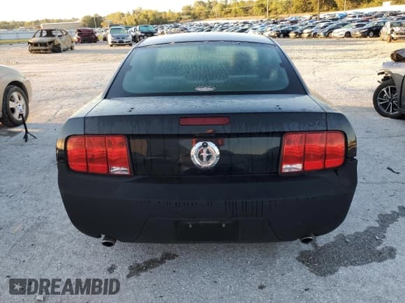 ✅ 2009 Ford Mustang • VIN: 1ZVHT80NX95101774 • Lot: 85192005. Listed on Copart with 95,300 mi. Free auction sales archive from the USA and detailed vehicle history report at DreamBid. Image 6.