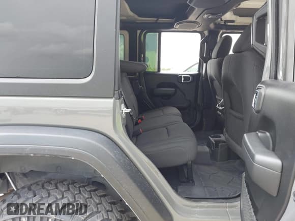 ✅ 2022 Jeep Wrangler Unlimited Sport S • VIN: 1C4HJXDG9NW103809 • Lot: 43302223. Listed on IAAI with Not provided. Free auction sales archive from the USA and detailed vehicle history report at DreamBid. Image 8.
