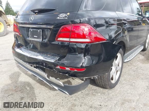 ✅ 2018 Mercedes-Benz GLE 350 • VIN: 4JGDA5HB8JB090968 • Lot: 43566808. Wystawiony na IAAI z przebiegiem 113 582 mil. Bezpłatny archiwum sprzedaży aukcyjnych z USA i szczegółowy raport historii pojazdu na DreamBid. Zdjęcie 6.