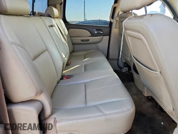 ✅ 2014 Chevrolet Silverado 2500HD LTZ • VIN: 1GC1KYE88EF161941 • Lot: 93073815. Wystawiony na Copart z przebiegiem 190 371 mil. Bezpłatny archiwum sprzedaży aukcyjnych z USA i szczegółowy raport historii pojazdu na DreamBid. Zdjęcie 10.