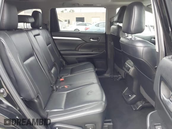 ✅ 2019 Toyota Highlander Hybrid XLE • VIN: 5TDJGRFH4KS054404 • Lot: 42790024. Wystawiony na IAAI z przebiegiem 218 194 mil. Bezpłatny archiwum sprzedaży aukcyjnych z USA i szczegółowy raport historii pojazdu na DreamBid. Zdjęcie 8.