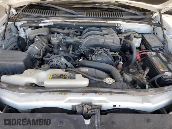 ✅ 2010 Ford Explorer XLT • VIN: 1FMEU6DE9AUA35175 • Lot: 90301545. Listed on Copart with 146,691 mi. Free auction sales archive from the USA and detailed vehicle history report at DreamBid. Image 12.