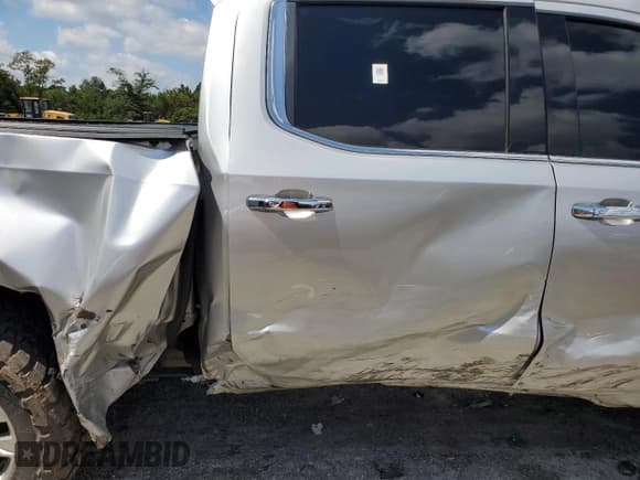✅ 2019 Chevrolet Silverado 1500 LTZ • VIN: 3GCUYGED4KG135771 • Лот: 71787264. Опубликован ранее на Copart с пробегом 96 229 миль. Бесплатный доступ к архиву аукционных продаж из США и подробный отчёт об истории автомобиля на DreamBid. Изображение 10.
