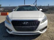 ✅ 2017 Hyundai Sonata SE • VIN: KMHE24L32HA063261 • Lot: 91930755. Listed on Copart with 438,341 mi. Free auction sales archive from the USA and detailed vehicle history report at DreamBid. Image 5.