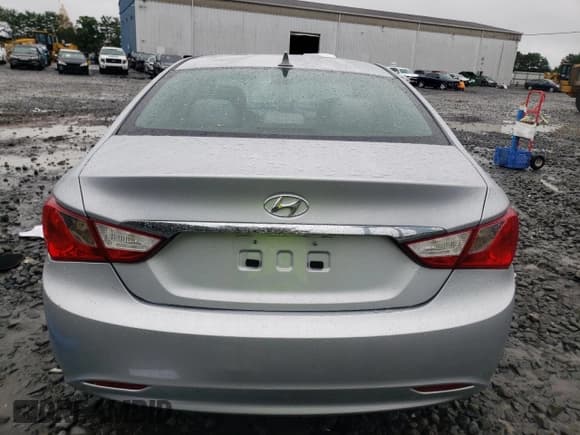 ✅ 2011 Hyundai Sonata GLS • VIN: 5NPEB4AC0BH268570 • Lot: 66740874. Listed on Copart with 151,585 mi. Free auction sales archive from the USA and detailed vehicle history report at DreamBid. Image 6.