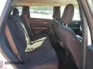 ✅ 2019 Jeep Cherokee Latitude • VIN: 1C4PJMCXXKD360013 • Lot: 86809815. Wystawiony na Copart z przebiegiem 111 518 mil. Bezpłatny archiwum sprzedaży aukcyjnych z USA i szczegółowy raport historii pojazdu na DreamBid. Zdjęcie 11.