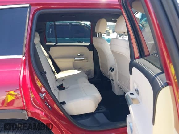 ✅ 2021 Mercedes-Benz GLB 250 • VIN: W1N4M4GB5MW146409 • Lot: 42997667. Listed on IAAI with 24,750 mi. Free auction sales archive from the USA and detailed vehicle history report at DreamBid. Image 8.
