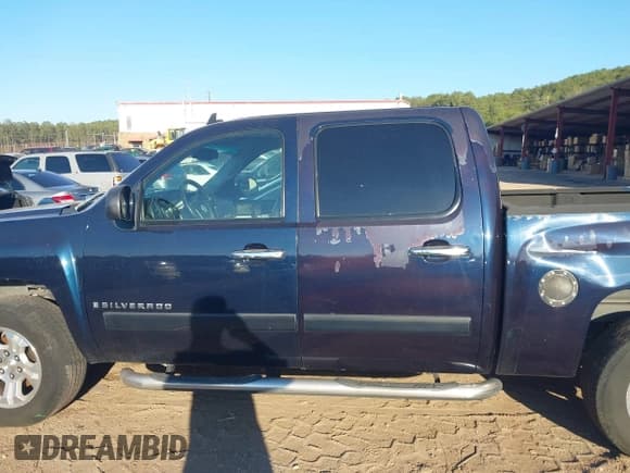 ✅ 2007 Chevrolet Silverado 1500 1LT • VIN: 3GCEC13J27G501078 • Lot: 41660302. Wystawiony na IAAI z przebiegiem 203 791 mil. Bezpłatny archiwum sprzedaży aukcyjnych z USA i szczegółowy raport historii pojazdu na DreamBid. Zdjęcie 14.