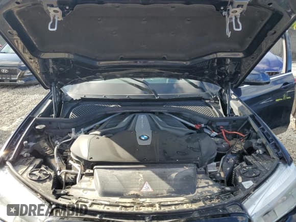 ✅ 2018 BMW X5 xDrive50i • VIN: 5UXKR6C57J0U15177 • Lot: 77333064. Wystawiony na Copart z przebiegiem 78 566 mil. Bezpłatny archiwum sprzedaży aukcyjnych z USA i szczegółowy raport historii pojazdu na DreamBid. Zdjęcie 11.