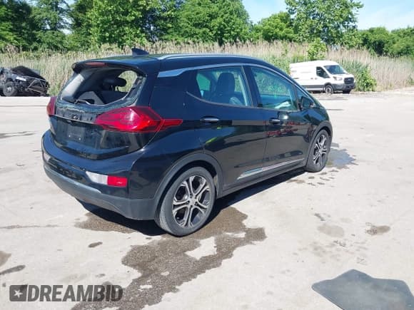 ✅ 2017 Chevrolet Bolt EV Premier • VIN: 1G1FX6S07H4156975 • Lot: 42302452. Wystawiony na IAAI z przebiegiem 210 047 mil. Bezpłatny archiwum sprzedaży aukcyjnych z USA i szczegółowy raport historii pojazdu na DreamBid. Zdjęcie 4.