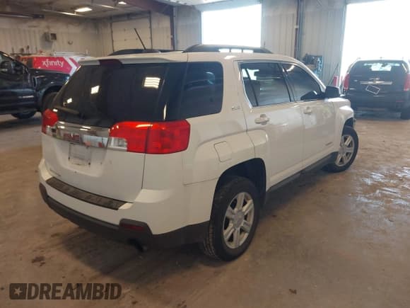 ✅ 2015 GMC Terrain SLE • VIN: 2GKFLRE32F6351442 • Lot: 43397571. Wystawiony na IAAI z przebiegiem 110 853 mil. Bezpłatny archiwum sprzedaży aukcyjnych z USA i szczegółowy raport historii pojazdu na DreamBid. Zdjęcie 4.