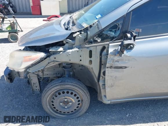 ✅ 2014 Nissan Note SV • VIN: 3N1CE2CPXEL377662 • Lot: 42497949. Listed on IAAI with 93,831 mi. Free auction sales archive from the USA and detailed vehicle history report at DreamBid. Image 6.