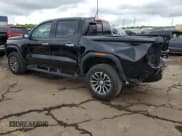 ✅ 2024 GMC Canyon 4WD Denali • VIN: 1GTP6FEK7R1306159 • Lot: 58431815. Wystawiony na Copart z przebiegiem 6 853 mil. Bezpłatny archiwum sprzedaży aukcyjnych z USA i szczegółowy raport historii pojazdu na DreamBid. Zdjęcie 2.
