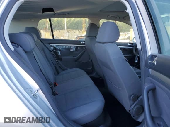 ✅ 2007 Volkswagen Rabbit • VIN: WVWDR71K57W235937 • Лот: 74654744. Опубликован ранее на Copart с пробегом 86 324 миль. Бесплатный доступ к архиву аукционных продаж из США и подробный отчёт об истории автомобиля на DreamBid. Изображение 10.