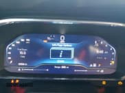 ✅ 2022 Chevrolet Suburban Z71 • VIN: 1GNSKDKD9NR215834 • Lot: 72825154. Wystawiony na Copart z przebiegiem 26 503 mil. Bezpłatny archiwum sprzedaży aukcyjnych z USA i szczegółowy raport historii pojazdu na DreamBid. Zdjęcie 9.