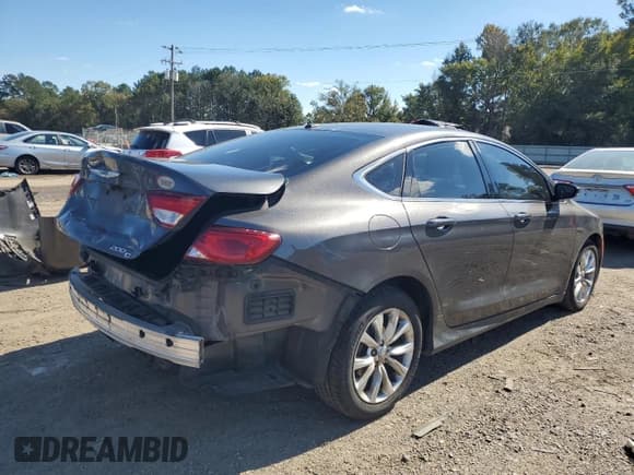 ✅ 2015 Chrysler 200 C • VIN: 1C3CCCCB5FN571860 • Lot: 90977605. Wystawiony na Copart z przebiegiem 208 525 mil. Bezpłatny archiwum sprzedaży aukcyjnych z USA i szczegółowy raport historii pojazdu na DreamBid. Zdjęcie 3.