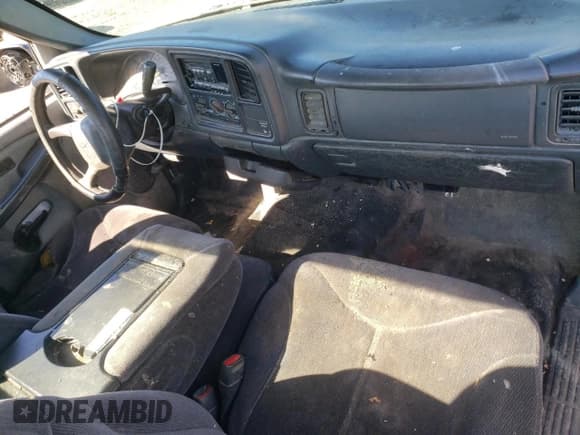 ✅ 2000 GMC Sierra 1500 SL • VIN: 1GTEC14W5YE121039 • Lot: 91102705. Wystawiony na Copart z przebiegiem 243 924 mil. Bezpłatny archiwum sprzedaży aukcyjnych z USA i szczegółowy raport historii pojazdu na DreamBid. Zdjęcie 6.