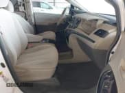 ✅ 2011 Toyota Sienna LE AAS • VIN: 5TDKK3DCXBS067004 • Лот: 43246241. Опубликован ранее на IAAI с пробегом 235 718 миль. Бесплатный доступ к архиву аукционных продаж из США и подробный отчёт об истории автомобиля на DreamBid. Изображение 5.