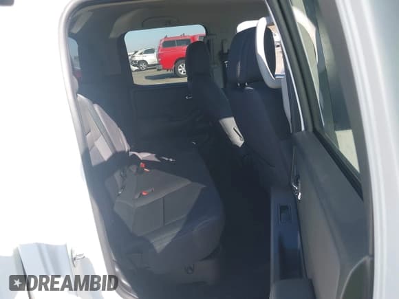✅ 2022 Nissan Frontier SV • VIN: 1N6ED1EJ7NN604489 • Lot: 43558282. Wystawiony na IAAI z przebiegiem 11 449 mil. Bezpłatny archiwum sprzedaży aukcyjnych z USA i szczegółowy raport historii pojazdu na DreamBid. Zdjęcie 8.