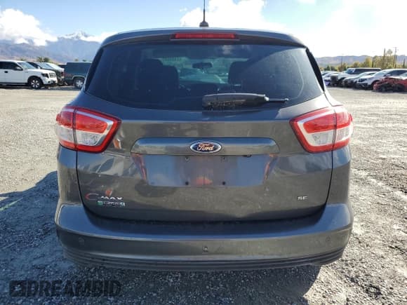 ✅ 2017 Ford C-Max SE • VIN: 1FADP5EUXHL104811 • Lot: 82498685. Wystawiony na Copart z przebiegiem 158 124 mil. Bezpłatny archiwum sprzedaży aukcyjnych z USA i szczegółowy raport historii pojazdu na DreamBid. Zdjęcie 6.
