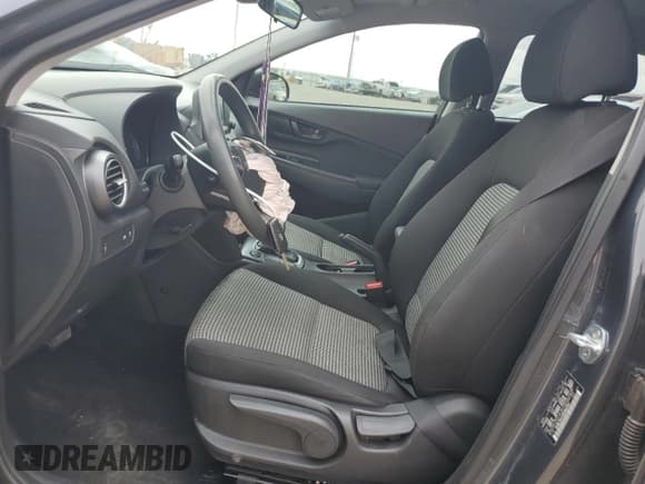 ✅ 2021 Hyundai Kona SE • VIN: KM8K12AA2MU645767 • Лот: 64798914. Опубликован ранее на Copart с пробегом 78 793 миль. Бесплатный доступ к архиву аукционных продаж из США и подробный отчёт об истории автомобиля на DreamBid. Изображение 7.