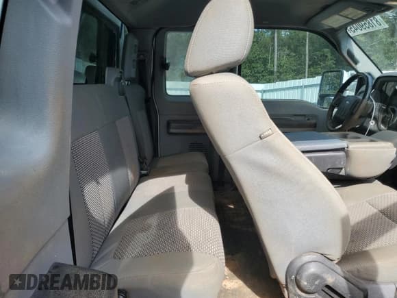 ✅ 2013 Ford F-250 XL • VIN: 1FT7X2B67DEB18496 • Lot: 81859045. Wystawiony na Copart z przebiegiem 131 675 mil. Bezpłatny archiwum sprzedaży aukcyjnych z USA i szczegółowy raport historii pojazdu na DreamBid. Zdjęcie 10.