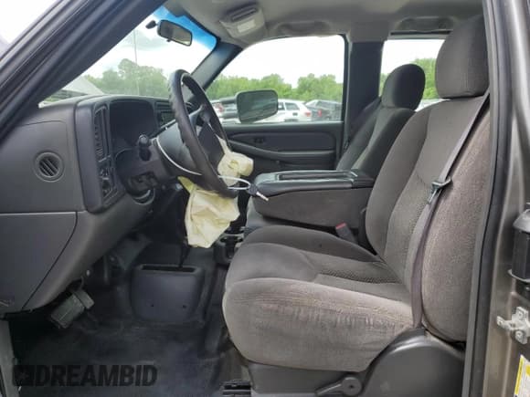 ✅ 2006 Chevrolet Silverado 2500HD Work Truck • VIN: 1GCHK29U56E162409 • Lot: 57626185. Wystawiony na Copart z przebiegiem 147 922 mil. Bezpłatny archiwum sprzedaży aukcyjnych z USA i szczegółowy raport historii pojazdu na DreamBid. Zdjęcie 7.