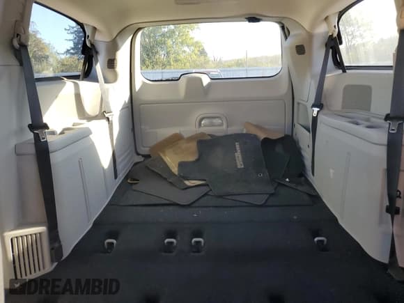 ✅ 2010 Dodge Grand Caravan SXT • VIN: 2D4RN5D1XAR282442 • Lot: 90045935. Wystawiony na Copart z przebiegiem 85 012 mil. Bezpłatny archiwum sprzedaży aukcyjnych z USA i szczegółowy raport historii pojazdu na DreamBid. Zdjęcie 10.