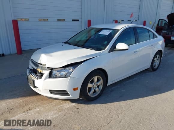 ✅ 2014 Chevrolet Cruze 1LT • VIN: 1G1PC5SB3E7352904 • Лот: 43357233. Опубликован ранее на IAAI с пробегом 86 351 миль. Бесплатный доступ к архиву аукционных продаж из США и подробный отчёт об истории автомобиля на DreamBid. Изображение 2.