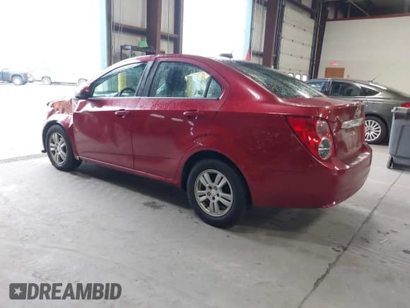 ✅ 2015 Chevrolet Sonic LT • VIN: 1G1JC5SG4F4110286 • Лот: 43742563. Опубликован ранее на IAAI с пробегом 164 604 миль. Бесплатный доступ к архиву аукционных продаж из США и подробный отчёт об истории автомобиля на DreamBid. Изображение 3.
