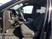 ✅ 2024 Chevrolet Silverado 2500HD LT • VIN: 1GC4YNEY5RF290462 • Lot: 81785095. Wystawiony na Copart z przebiegiem 27 948 mil. Bezpłatny archiwum sprzedaży aukcyjnych z USA i szczegółowy raport historii pojazdu na DreamBid. Zdjęcie 7.