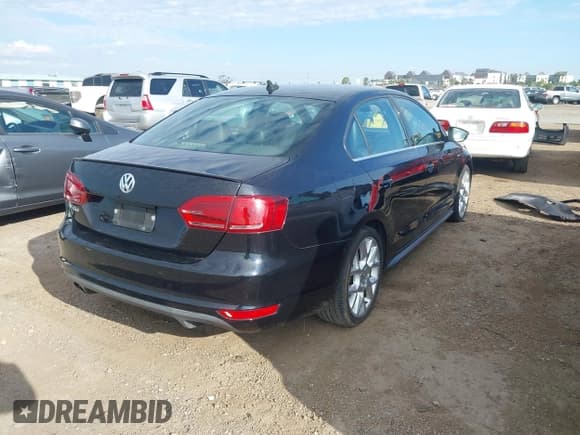 ✅ 2014 Volkswagen Jetta GLI • VIN: 3VW4T7AJ1EM271823 • Lot: 43243004. Listed on IAAI with 171,310 mi. Free auction sales archive from the USA and detailed vehicle history report at DreamBid. Image 4.