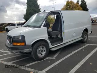 ✅ 2022 GMC Savana Cargo • VIN: 1GTW7AFP1N1188822 • Lot: 76135484. Wystawiony na Copart z przebiegiem 24 056 mil. Bezpłatny archiwum sprzedaży aukcyjnych z USA i szczegółowy raport historii pojazdu na DreamBid. Zdjęcie 1.