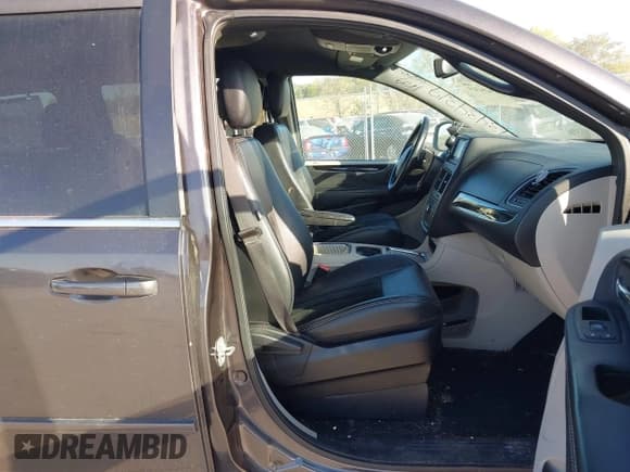 ✅ 2016 Dodge Grand Caravan SXT • VIN: 2C4RDGCG4GR109316 • Лот: 43434319. Опубликован ранее на IAAI с пробегом 195 615 миль. Бесплатный доступ к архиву аукционных продаж из США и подробный отчёт об истории автомобиля на DreamBid. Изображение 5.