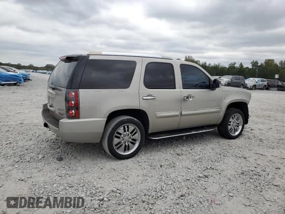 ✅ 2007 GMC Yukon Denali • VIN: 1GKFK63817J161524 • Lot: 86099885. Listed on Copart with 184,545 mi. Free auction sales archive from the USA and detailed vehicle history report at DreamBid. Image 3.