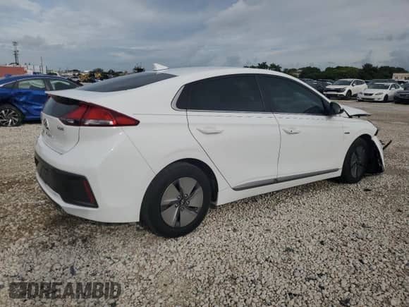 2020 Hyundai Ioniq SE с VIN KMHC75LC6LU202071, выставлен на аукционе Copart как лот 72952644 с пробегом 52 342 миль миль и На запчасти • Non repairable. История ставок и продаж доступна на DreamBid. Изображение 3.