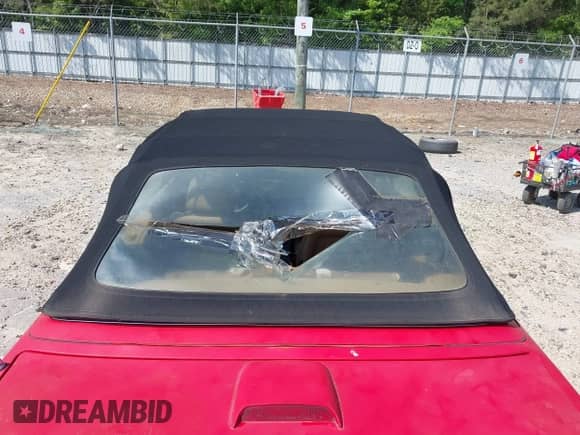 1992 BMW 3 Series z VIN WBABB2314NEC28869, wystawiony jako IAAI lot #42132873 z przebiegiem 129 436 mil mil oraz . Historia ofert i sprzedaży dostępna na DreamBid. Obrazek 6.