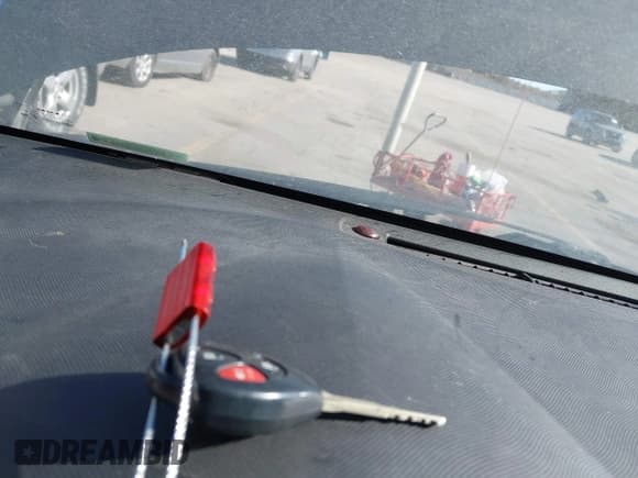 ✅ 2009 Pontiac Vibe • VIN: 5Y2SM67029Z425895 • Лот: 43603714. Опубликован ранее на IAAI с пробегом 301 722 миль. Бесплатный доступ к архиву аукционных продаж из США и подробный отчёт об истории автомобиля на DreamBid. Изображение 11.