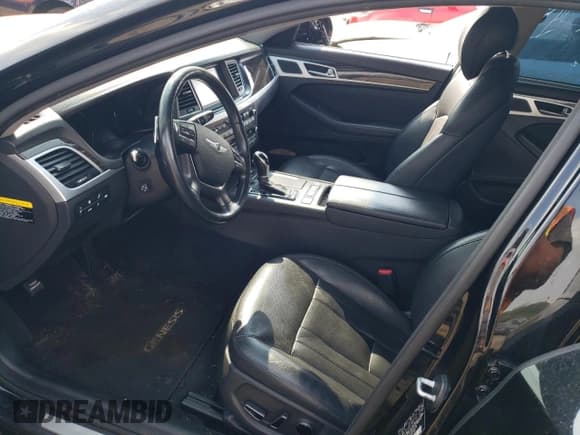 ✅ 2015 Hyundai Genesis 3.8L • VIN: KMHGN4JE8FU039000 • Lot: 65635373. Wystawiony na Copart z przebiegiem 111 324 mil. Bezpłatny archiwum sprzedaży aukcyjnych z USA i szczegółowy raport historii pojazdu na DreamBid. Zdjęcie 7.