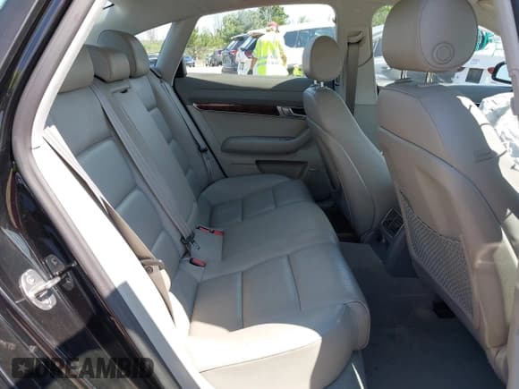 ✅ 2006 Audi A6 • VIN: WAUDG74F46N065317 • Лот: 42984478. Опубликован ранее на IAAI с пробегом 142 036 миль. Бесплатный доступ к архиву аукционных продаж из США и подробный отчёт об истории автомобиля на DreamBid. Изображение 8.