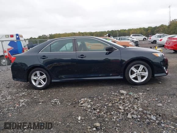 ✅ 2014 Toyota Camry SE • VIN: 4T1BF1FK9EU767492 • Lot: 43556151. Listed on IAAI with 112,487 mi. Free auction sales archive from the USA and detailed vehicle history report at DreamBid. Image 13.