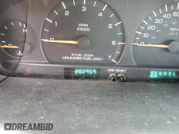 ✅ 1998 Dodge Caravan LE • VIN: 1B4GP54L8WB659336 • Lot: 49106765. Listed on Copart with 202,959 mi. Free auction sales archive from the USA and detailed vehicle history report at DreamBid. Image 9.