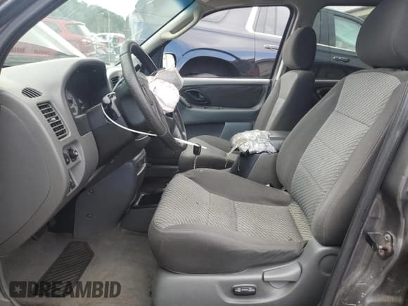 ✅ 2003 Ford Escape XLT Popular • VIN: 1FMYU03183KA10713 • Lot: 84182365. Wystawiony na Copart z przebiegiem 195 967 mil. Bezpłatny archiwum sprzedaży aukcyjnych z USA i szczegółowy raport historii pojazdu na DreamBid. Zdjęcie 7.