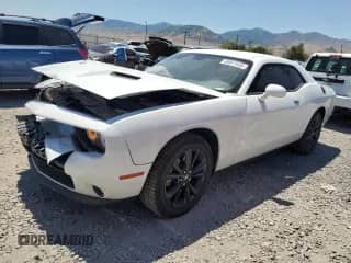 2023 Dodge Challenger SXT z VIN 2C3CDZGG9PH597538, wystawiony jako Copart lot #64847685 z przebiegiem 40 214 mil mil oraz Szkoda całkowita • Salvage title. Historia ofert i sprzedaży dostępna na DreamBid. Obrazek 1.