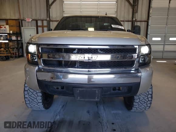 2008 Chevrolet Silverado 1500 Work Truck with VIN 1GCEC14C88E146393, listed as a Copart auction lot 59934714 with 240,847 mi miles and Salvage title. Bid and sale history available at DreamBid. Image 5.