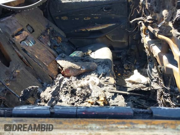 ✅ 2017 Kia Sorento SX • VIN: 5XYPKDA57HG300442 • Lot: 42379880. Listed on IAAI with Not provided. Free auction sales archive from the USA and detailed vehicle history report at DreamBid. Image 8.