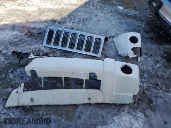 ✅ 2007 Jeep Commander Sport • VIN: 1J8HH48P57C680922 • Лот: 41823245. Опубликован ранее на Copart с пробегом 127 586 миль. Бесплатный доступ к архиву аукционных продаж из США и подробный отчёт об истории автомобиля на DreamBid. Изображение 13.